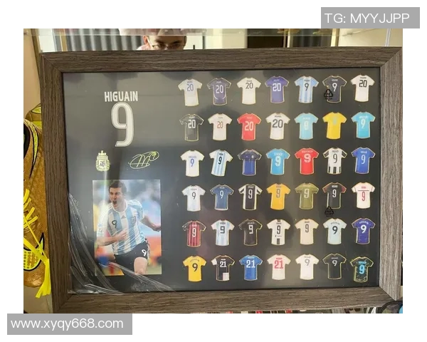 球星与足球鞋的深厚情缘从赛场到生活的独特情感与选择 球星与足球鞋的深厚情缘从赛场到生活的独特情感与选择